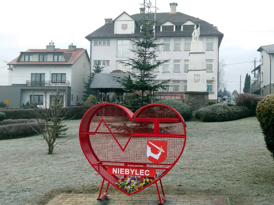 Zdjęcie pojemnika przeznaczonego do zbiórki nakrętek.