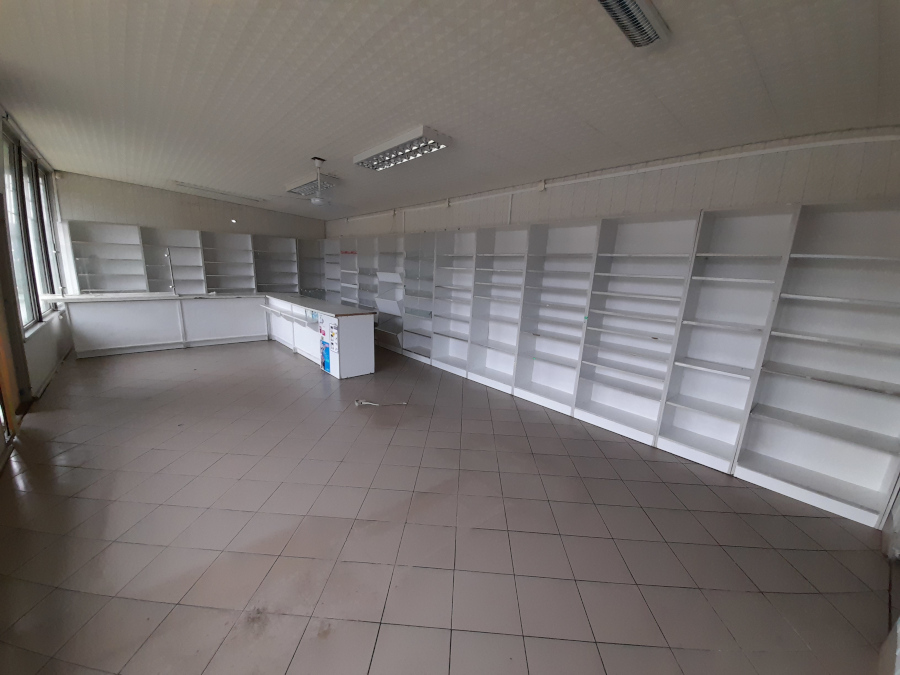 Zdjęcie pawilonu handlowego przeznaczonego na wynajem