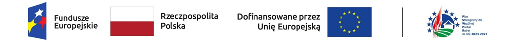 Na białym tle umieszczono serię logo i napisów informujących o źródłach finansowania. Z lewej strony znajduje się logo Funduszy Europejskich, przedstawiające białą gwiazdę na niebieskim tle z czerwonym elementem graficznym, obok którego widnieje napis "Fundusze Europejskie". Następnie umieszczony jest prostokąt w barwach flagi Polski - biało-czerwony. Obok niego znajduje się napis "Rzeczpospolita Polska" oraz "Dofinansowane przez Unię Europejską", a także logo Unii Europejskiej - dwanaście złotych gwiazd ułożonych w okrąg na niebieskim tle. Po prawej stronie znajduje się pionowa czarna linia oddzielająca te elementy od kolejnego logo Programu Rozwoju Obszarów Wiejskich na lata 2014-2020, przedstawiającego stylizowane elementy roślinne i gwiazdy