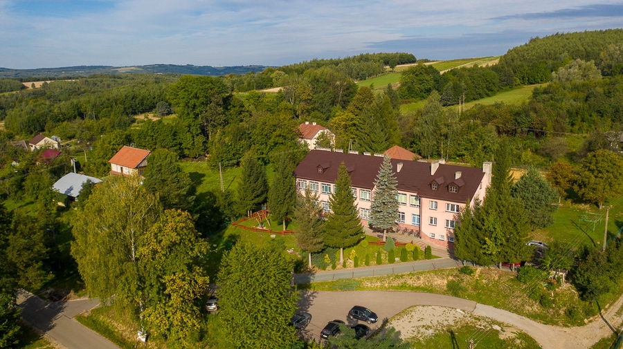 Strona Szkoły Podstawowej im. Krzysztofa Kamila Baczyńskiego w Bliziance - fot. Dawid Mazur